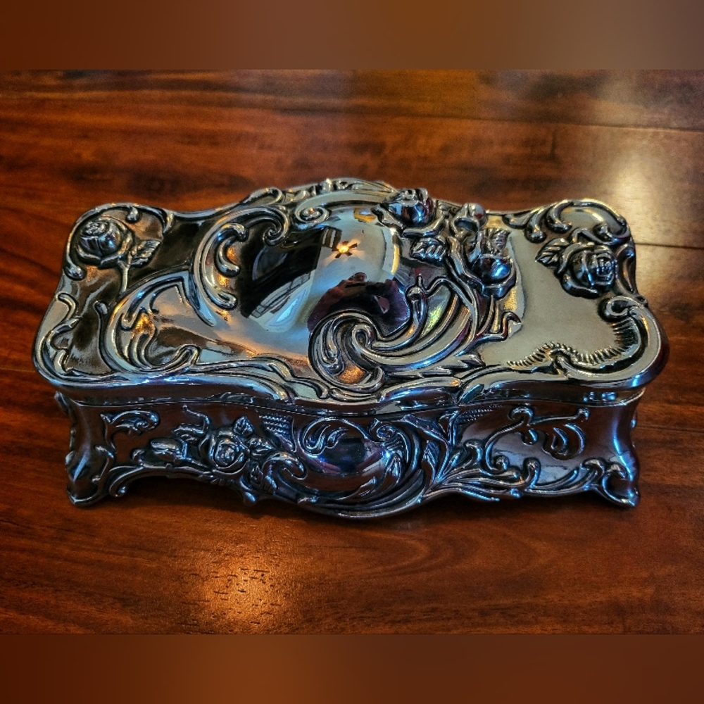1930s Godinger Silver Rose Trinket Jewlery Casket Box